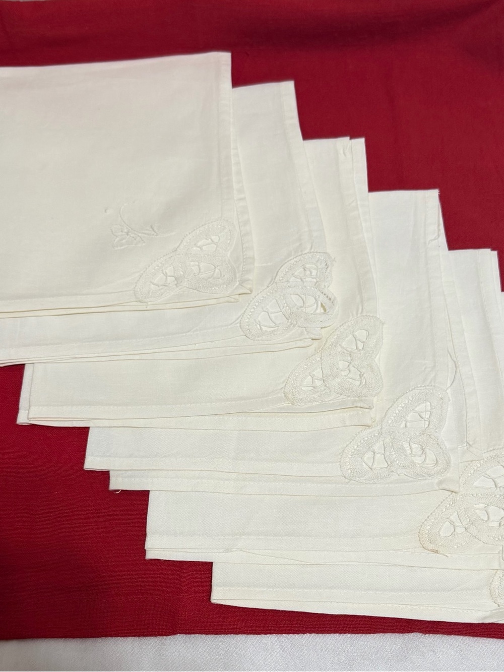 Vintage napkins 6 pieces. White/off white  
New never used.